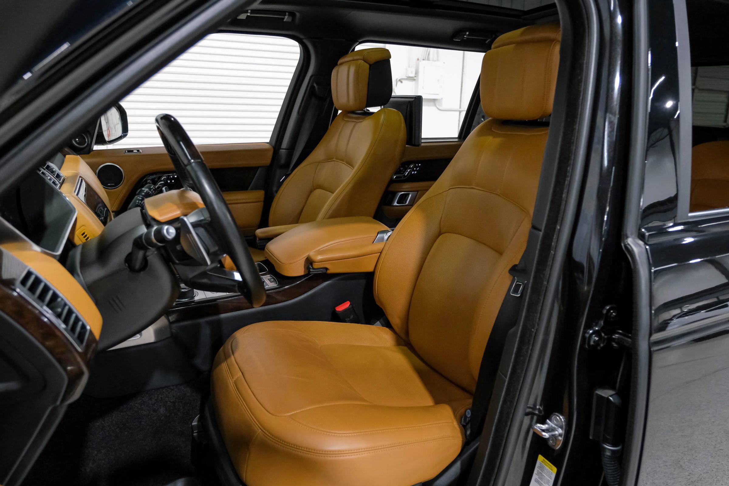 Used 2019 Land Rover Range Rover Long Wheelbase Autobiography image 14