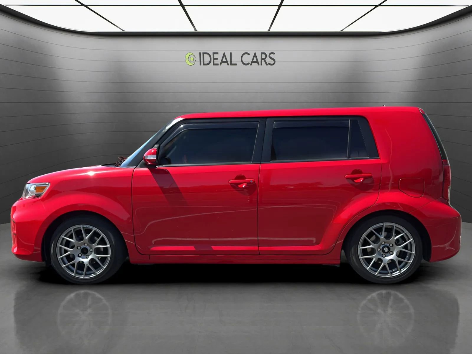Used 2014 Scion xB FWD image 8