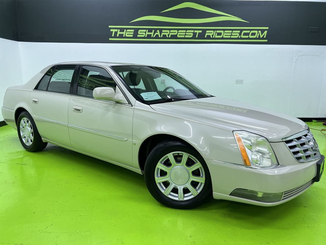 Used 2010 Cadillac DTS FWD image 1
