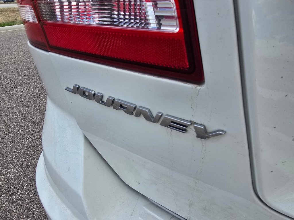 Used 2020 Dodge Journey SE image 30