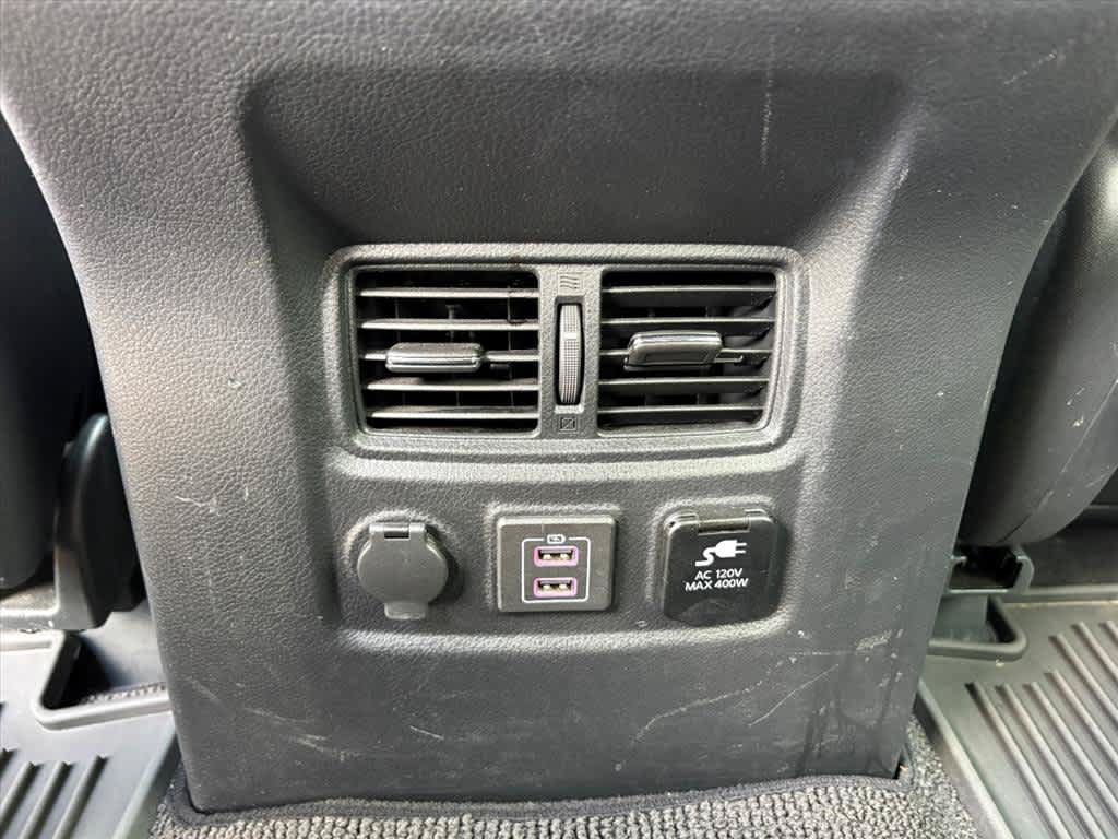 Used 2021 Nissan Titan PRO-4X w/ Pro-4x Utility Package AWD/4WD image 10