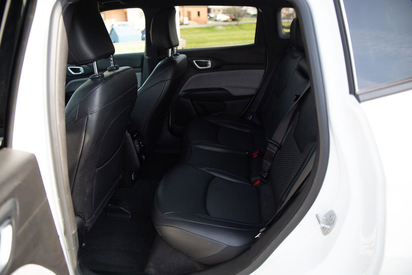 Used 2025 Jeep Compass Latitude image 21