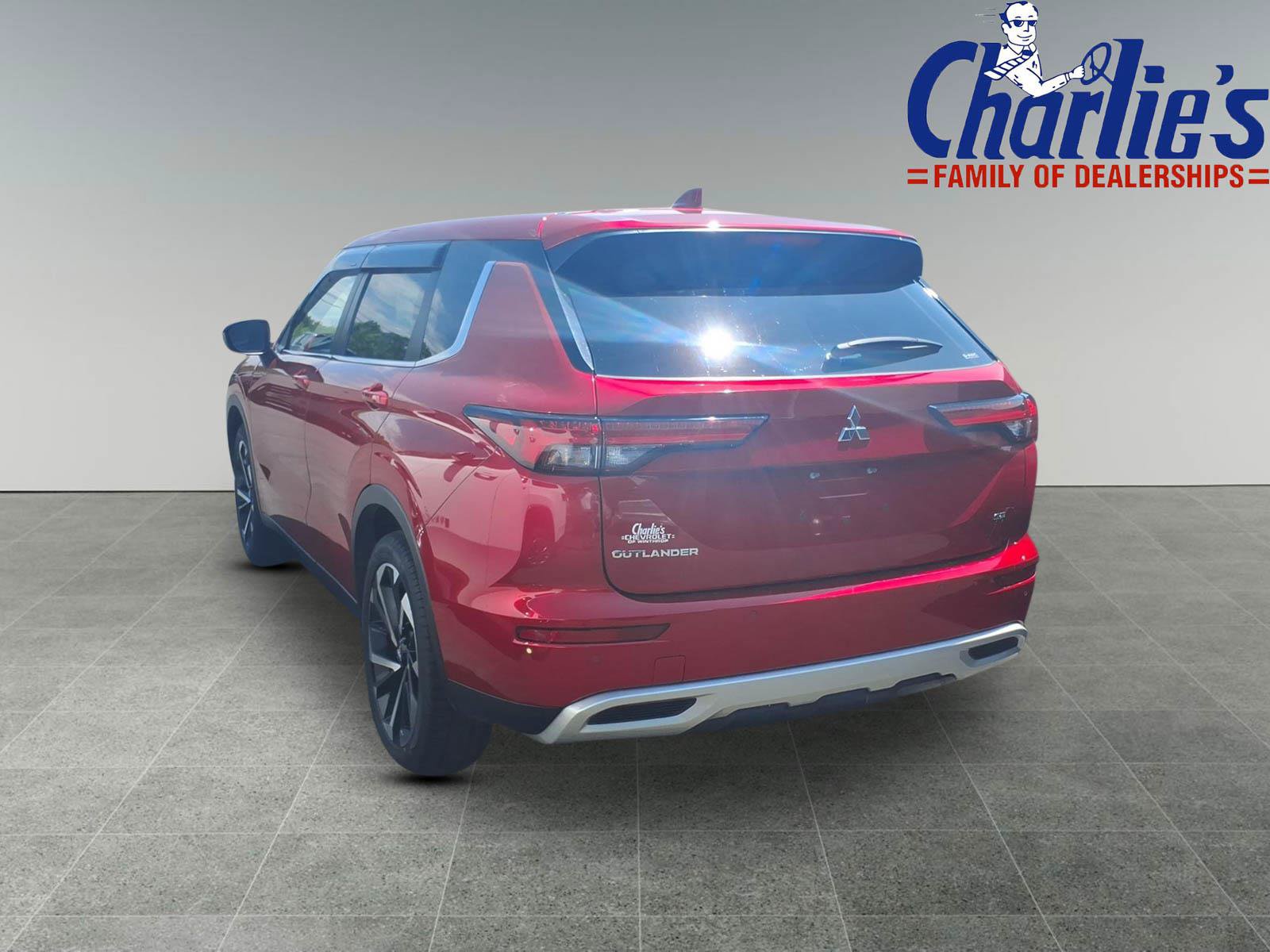 Used 2023 Mitsubishi Outlander SE AWD/4WD image 5