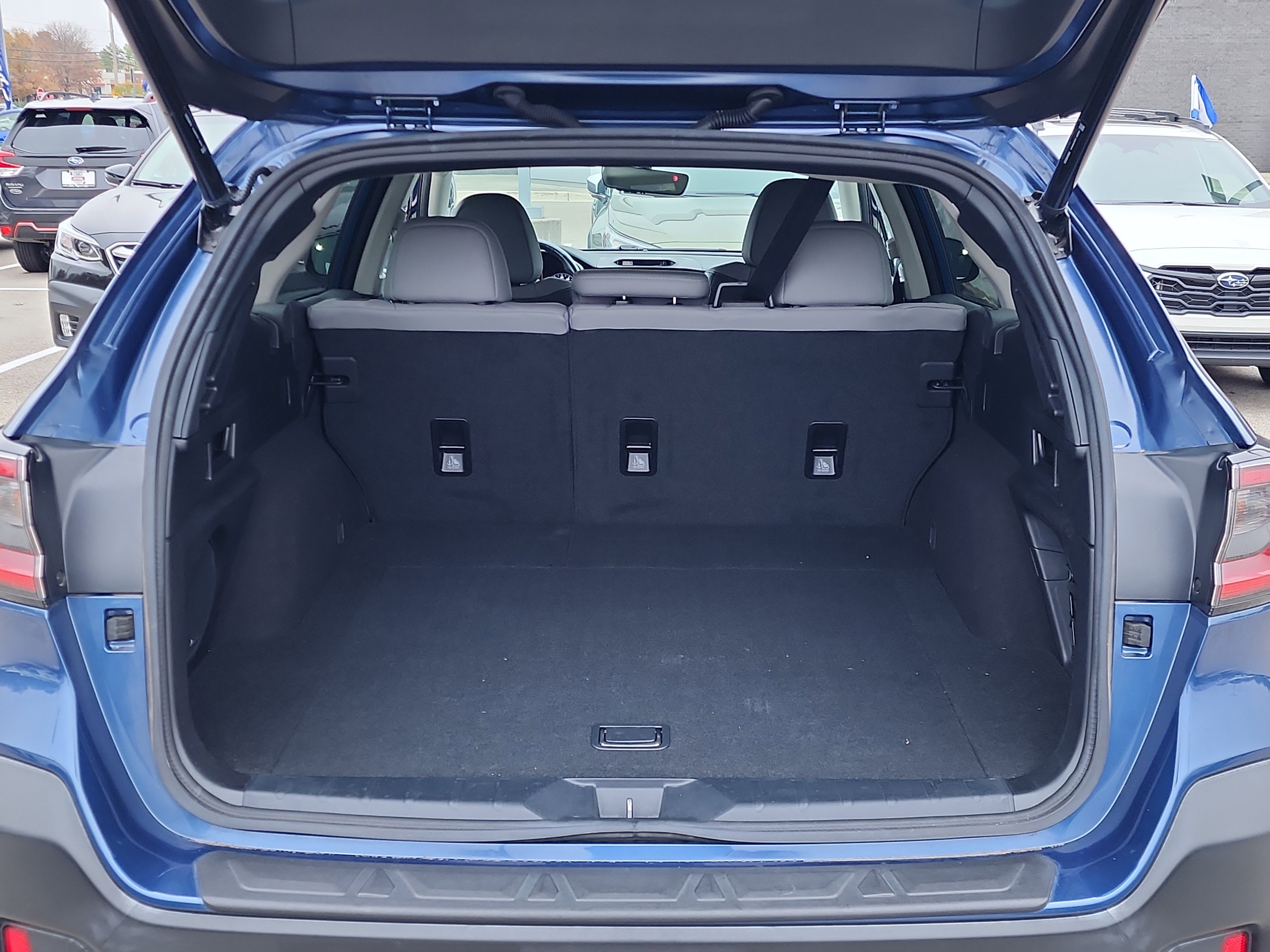 Used 2021 Subaru Outback Limited image 14