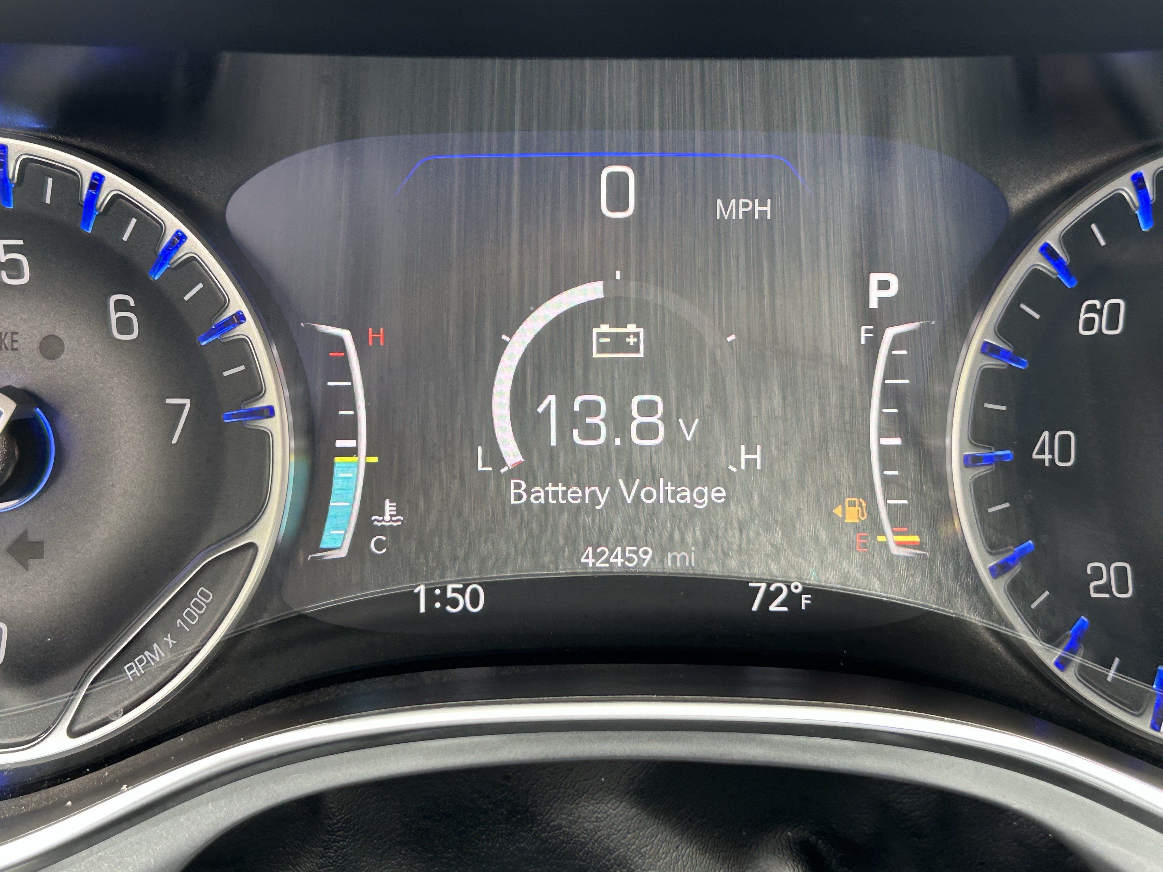 Used 2025 Chrysler Pacifica Limited FWD image 27