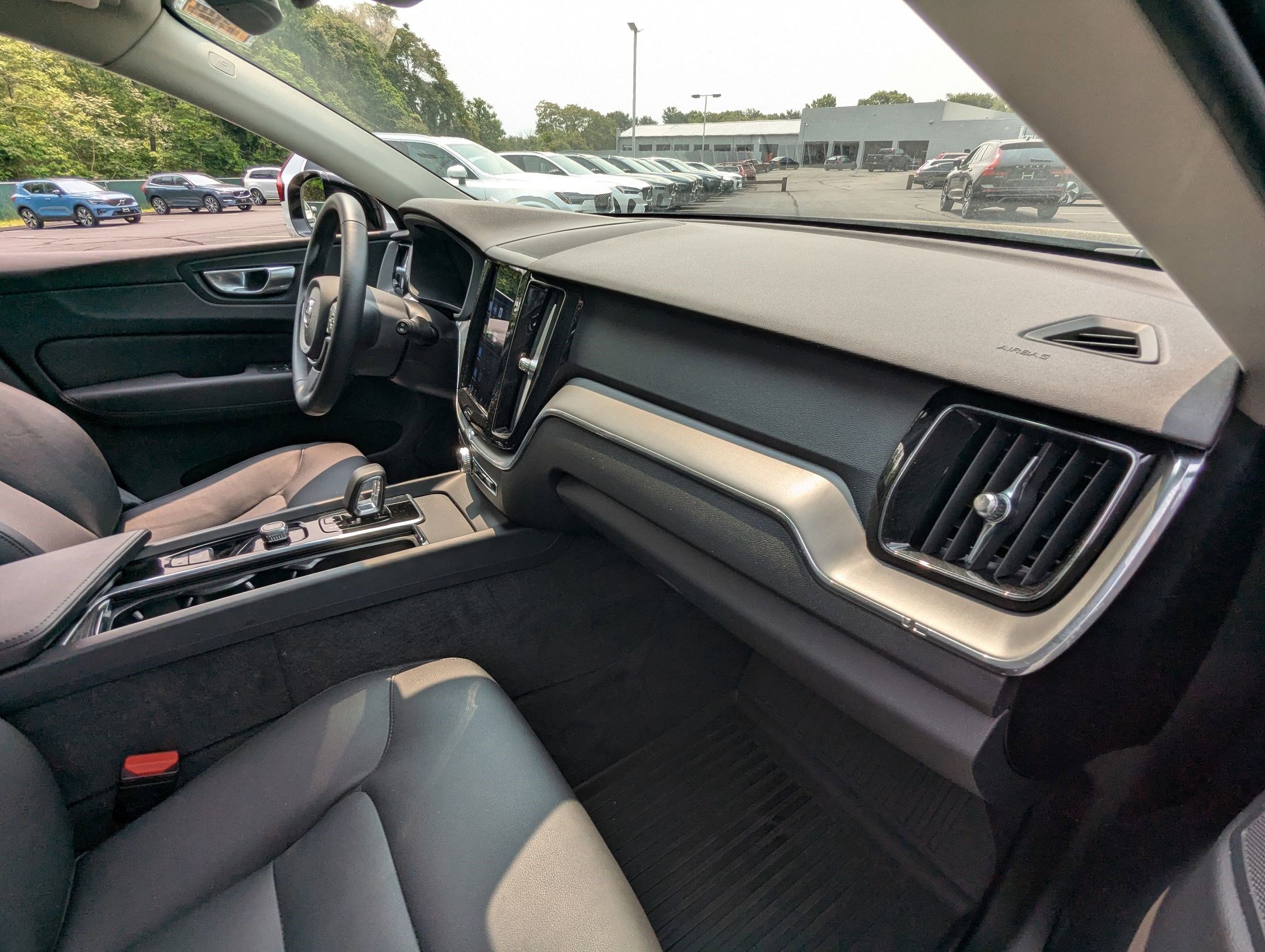 New 2025 Volvo XC60 T8 Core w/ Protection Package Premier image 23