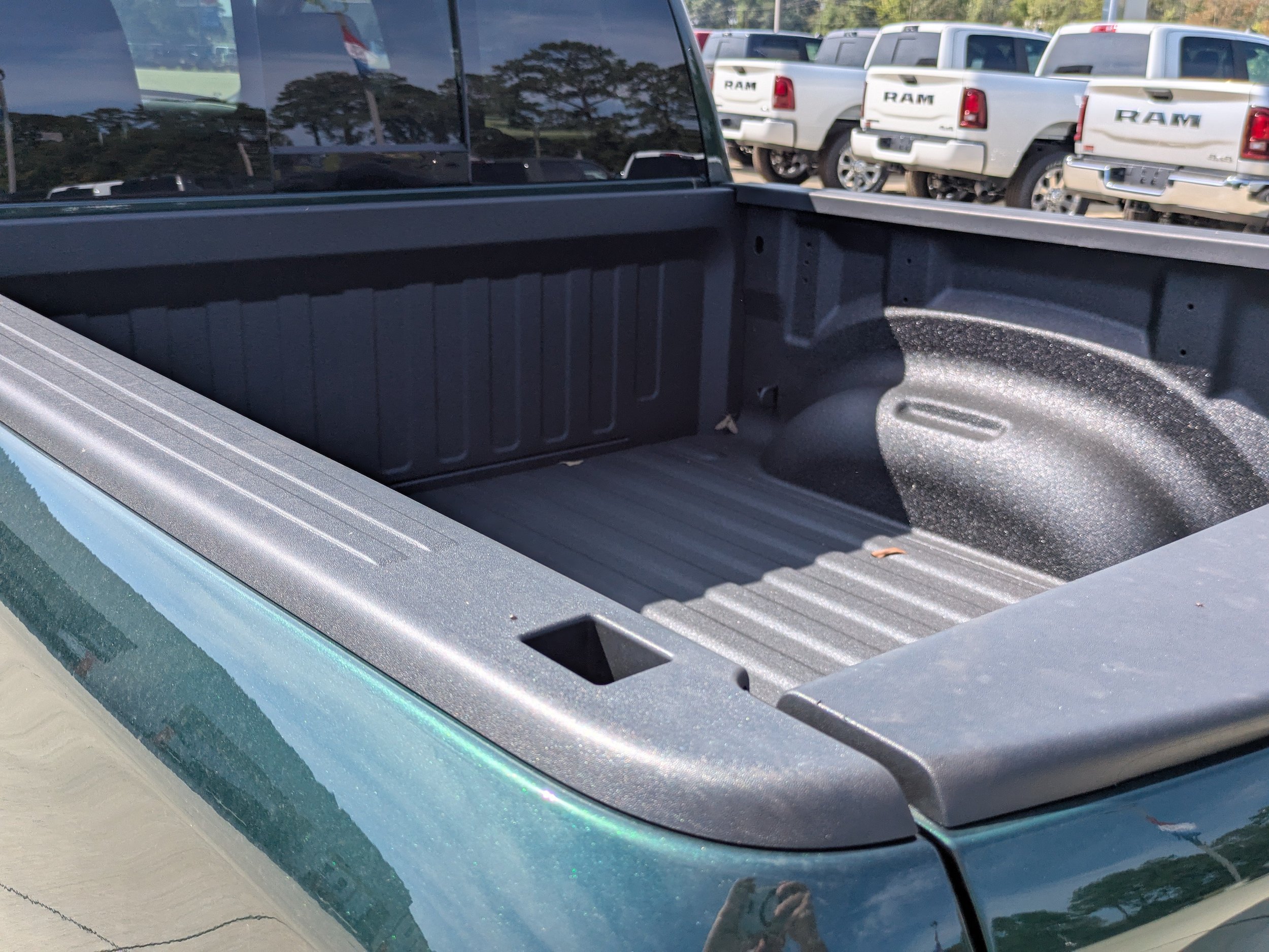 New 2026 RAM 1500 Express AWD/4WD image 4