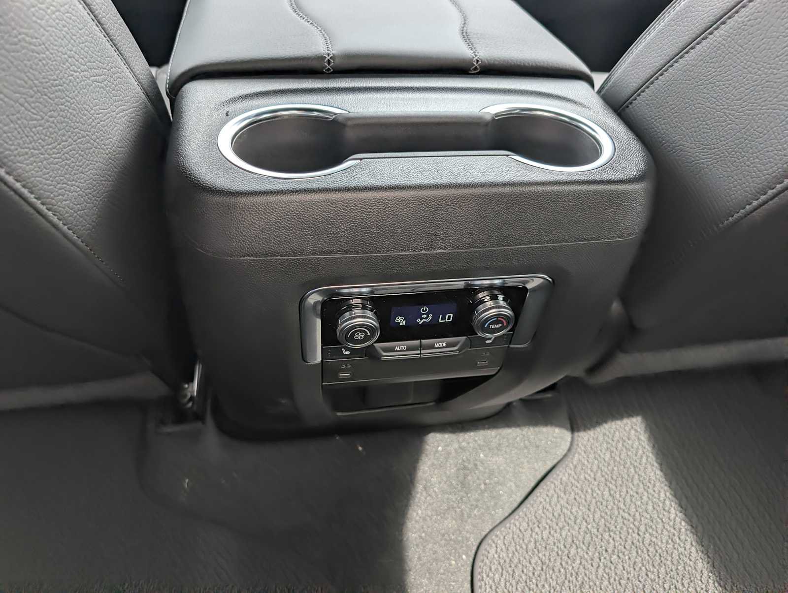 New 2026 GMC Yukon Denali AWD/4WD image 16