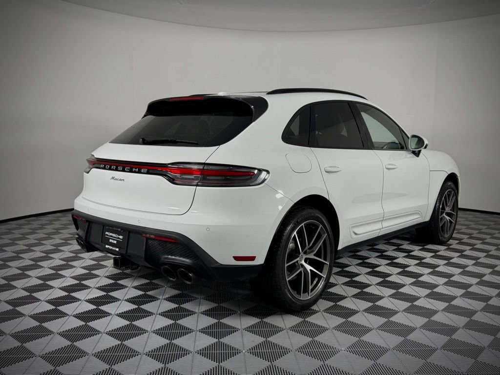 Certified 2024 Porsche Macan AWD/4WD image 9