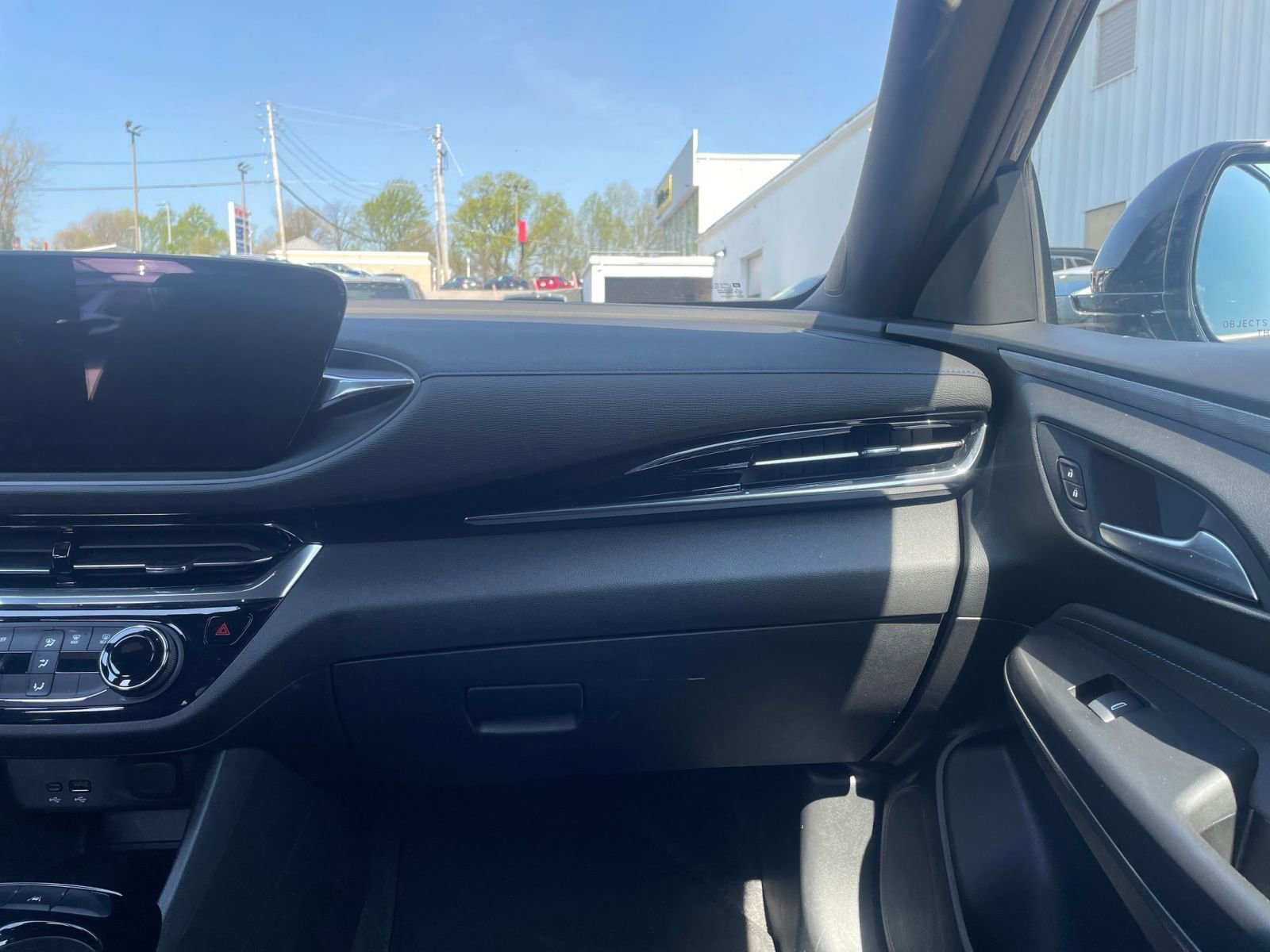 Used 2025 Buick Envista Sport Touring image 34