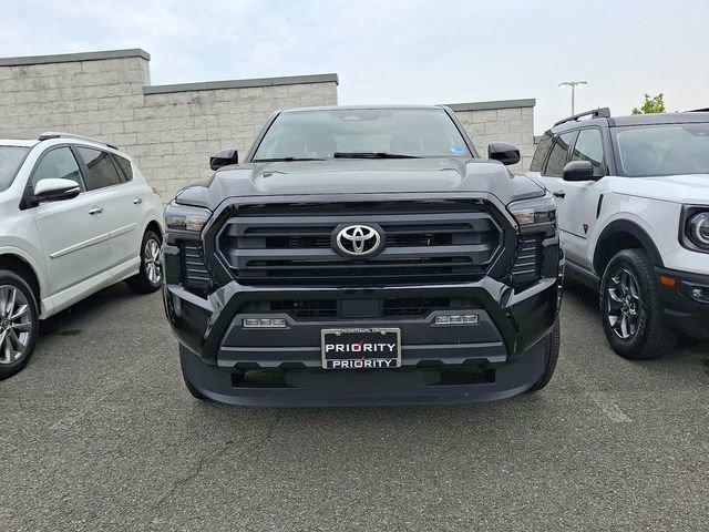 Used 2025 Toyota Tacoma SR5 AWD/4WD image 2