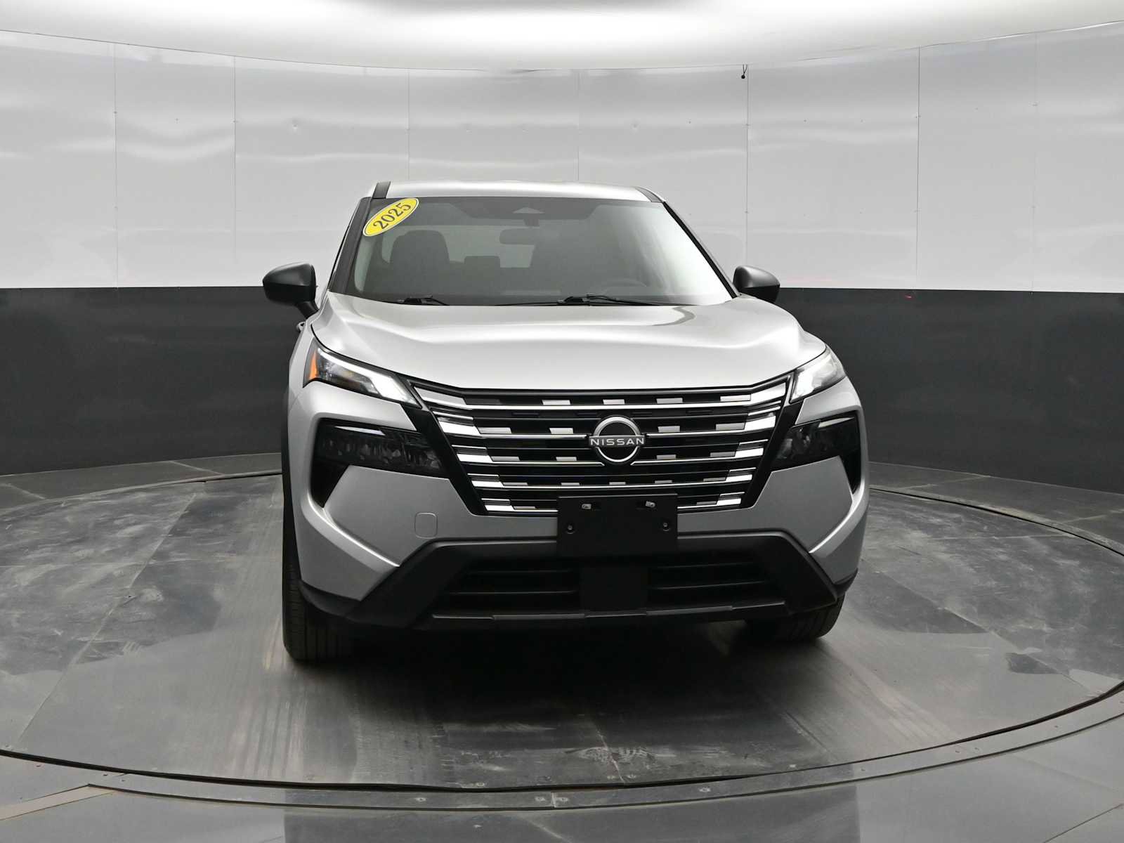 Used 2025 Nissan Rogue S AWD/4WD video 2