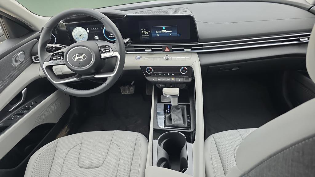 New 2026 Hyundai Elantra Limited image 25