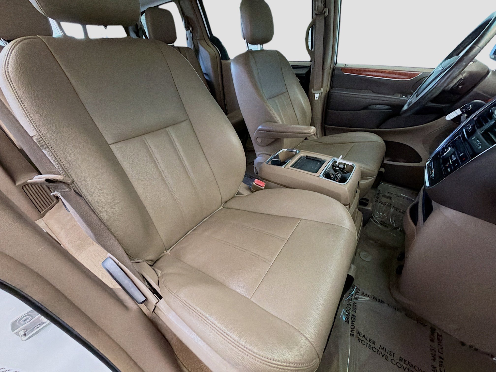 Used 2016 Chrysler Town & Country Touring image 15