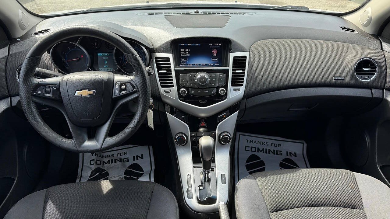Used 2015 Chevrolet Cruze LT w/ Technology Package FWD image 16