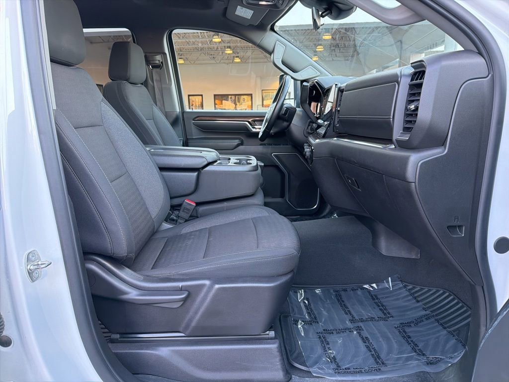 Used 2024 Chevrolet Silverado 2500 LT AWD/4WD image 31