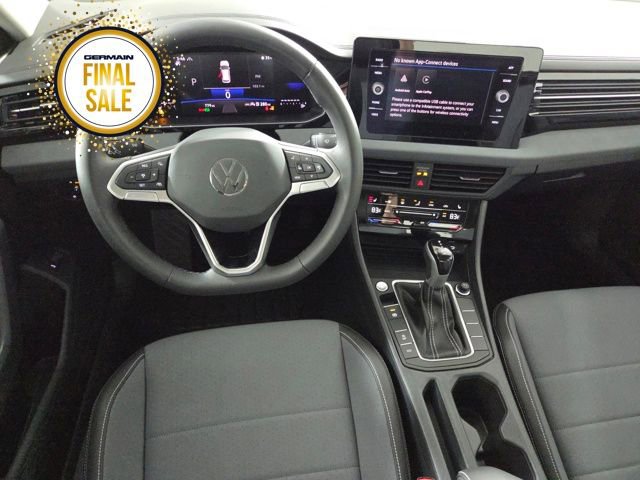 Used 2025 Volkswagen Jetta SE w/ Sunroof Package image 15