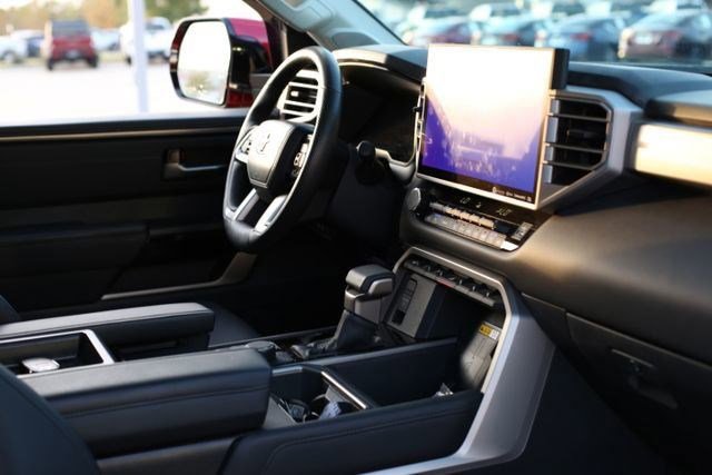 Used 2024 Toyota Tundra Limited image 31