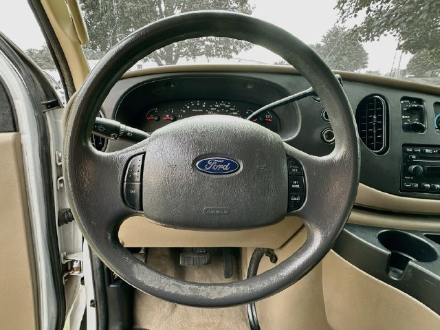 Used 2008 Ford E-350 and Econoline 350 XL RWD image 13