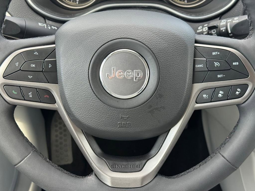 Used 2022 Jeep Cherokee Limited w/ Elite Package AWD/4WD image 15