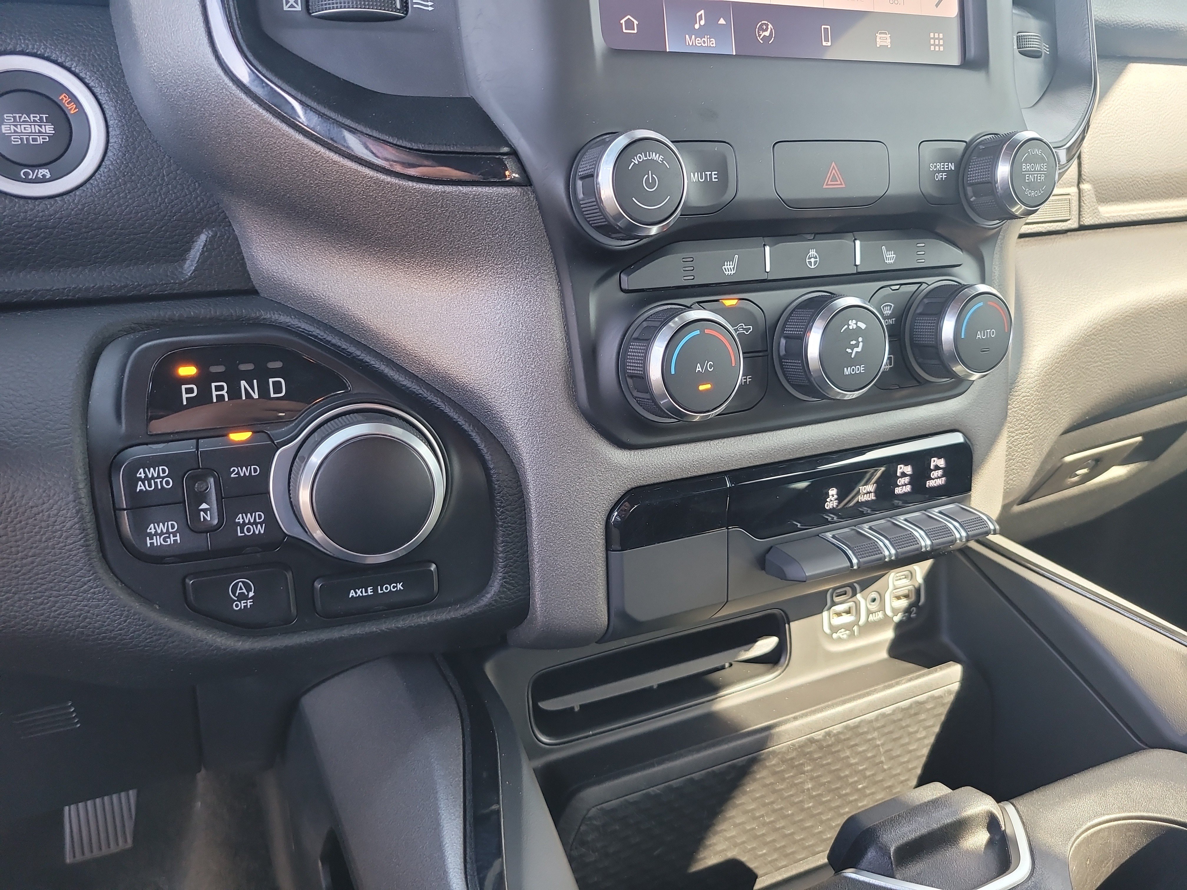 Used 2023 RAM 1500 Big Horn AWD/4WD image 24