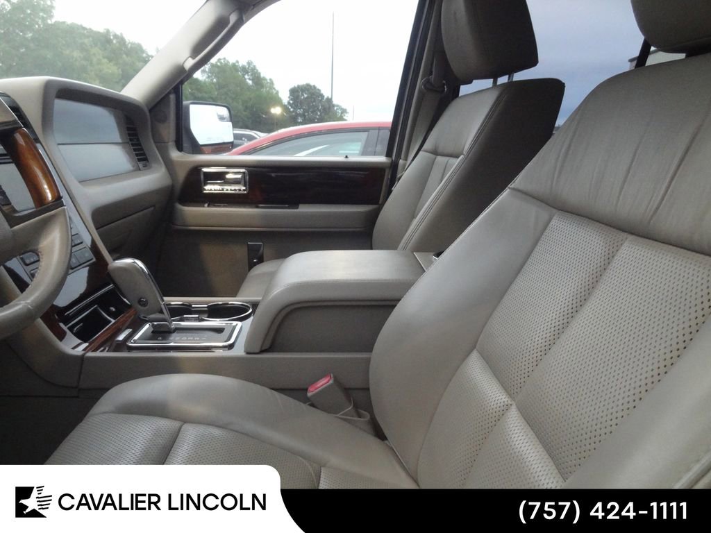 Used 2012 Lincoln Navigator L 2WD image 9