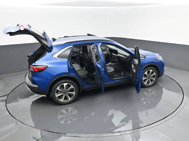 Used 2023 Ford Escape Platinum AWD/4WD image 27