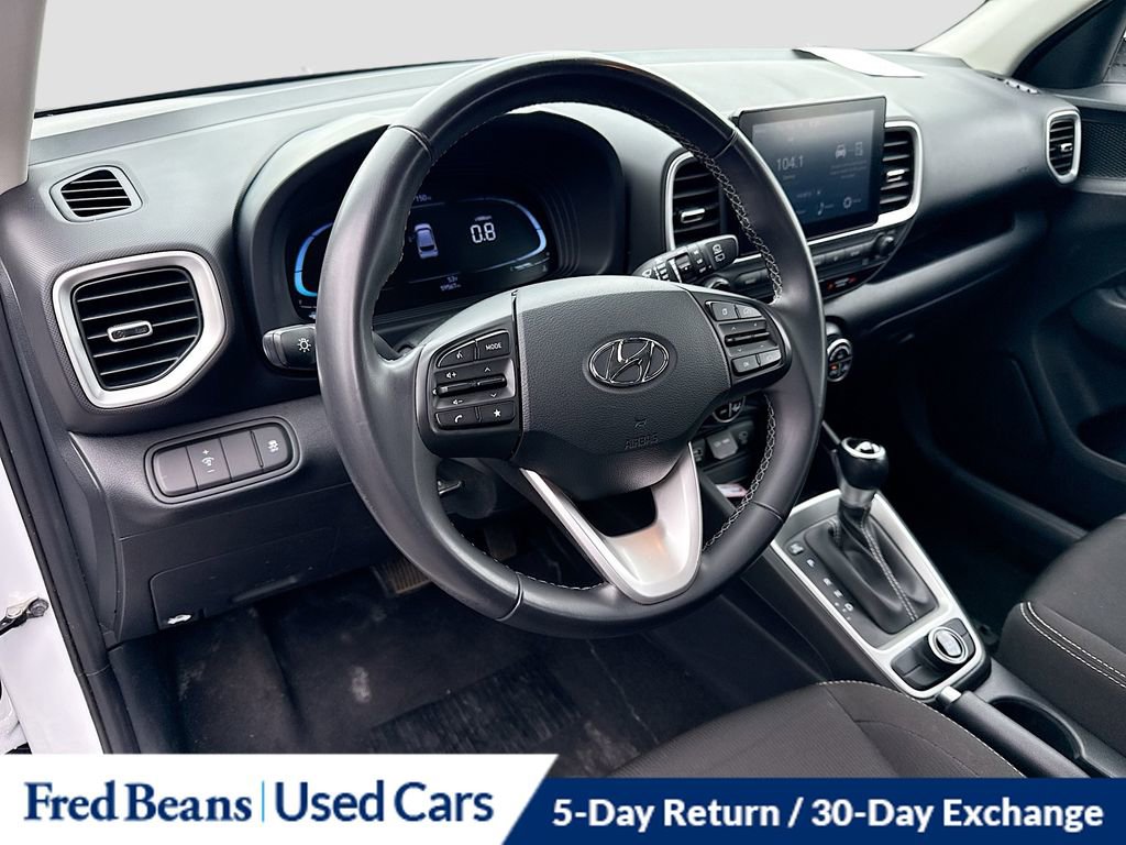 Used 2024 Hyundai Venue SEL FWD image 11