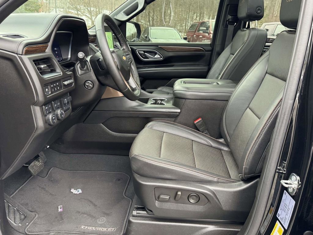 Used 2024 Chevrolet Tahoe High Country AWD/4WD image 22