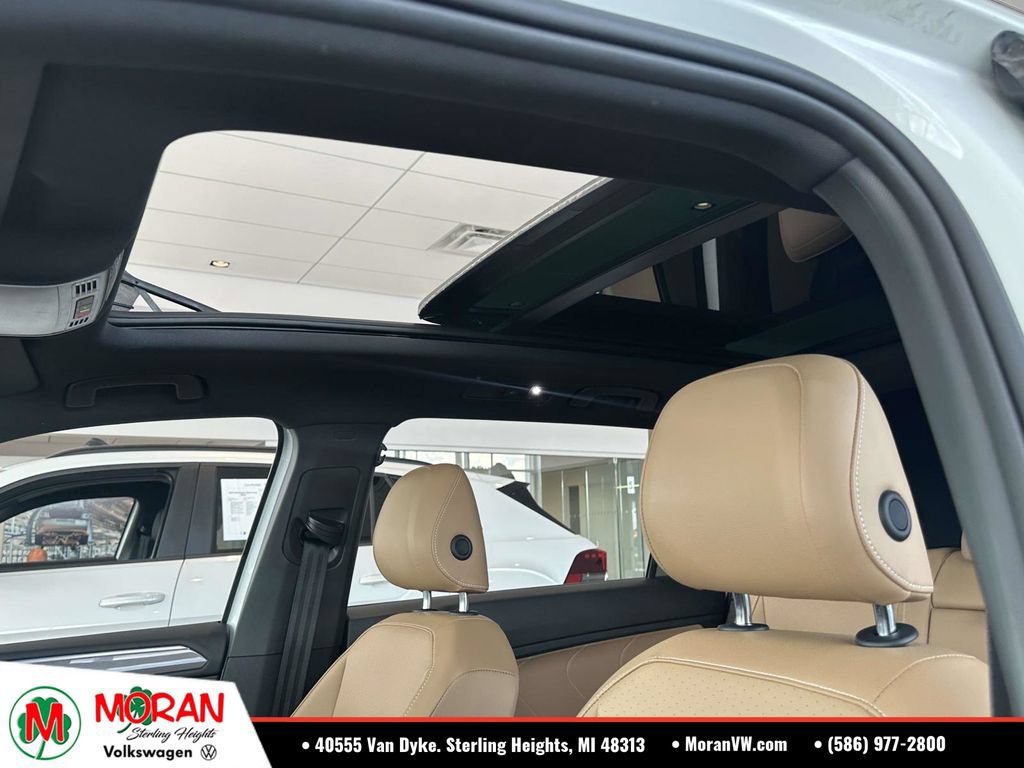 Certified 2023 Volkswagen Tiguan SE R-Line AWD/4WD image 22
