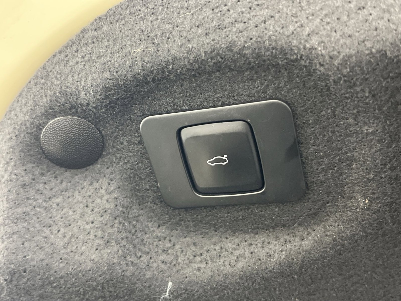 Used 2018 Lincoln MKZ Reserve w/ Technology Package FWD image 28