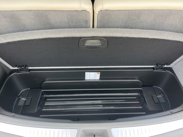 Used 2024 Cadillac XT6 Premium Luxury w/ Technology Package FWD image 7