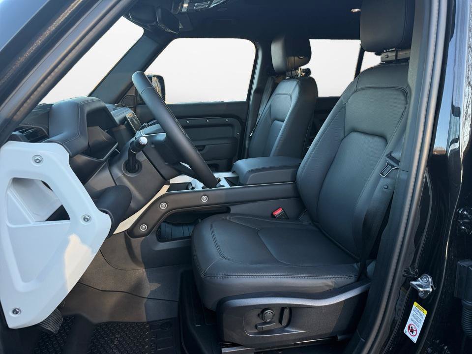 New 2026 Land Rover Defender 110 X-Dynamic SE AWD/4WD image 9