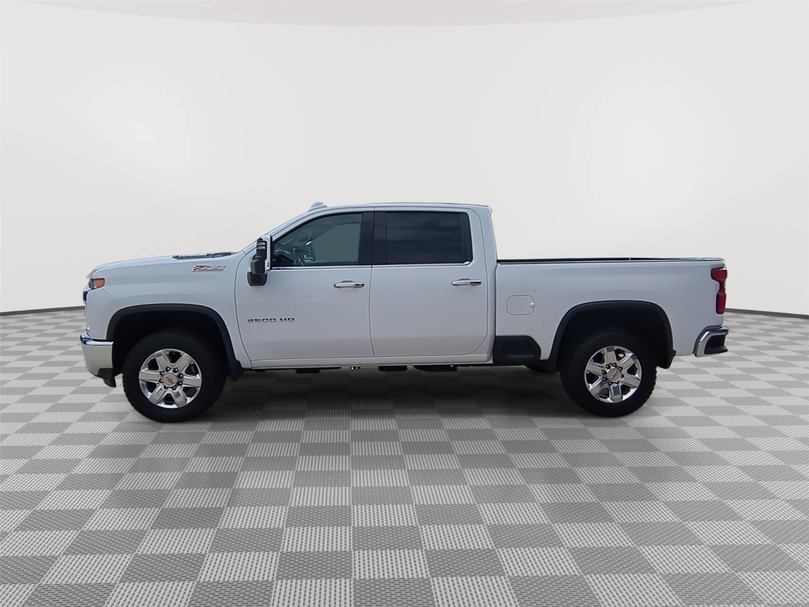 Used 2022 Chevrolet Silverado 2500 LTZ AWD/4WD image 2
