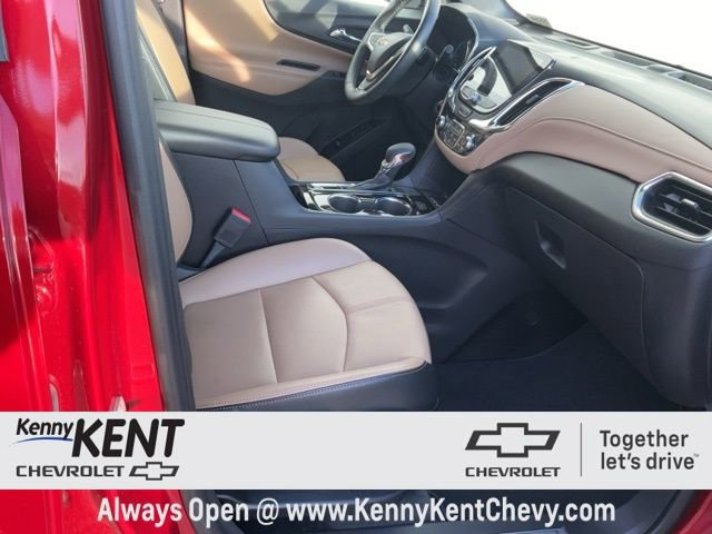 Used 2023 Chevrolet Equinox Premier image 16