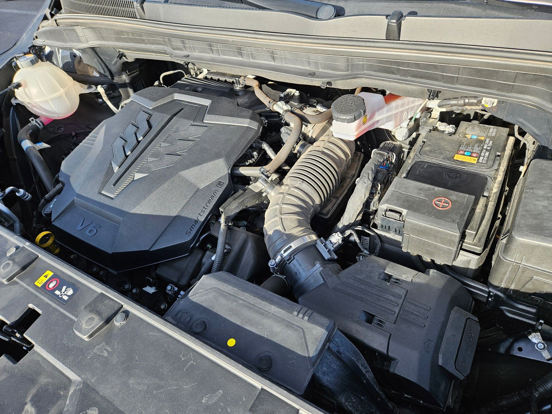 Used 2022 Kia Carnival LX image 32