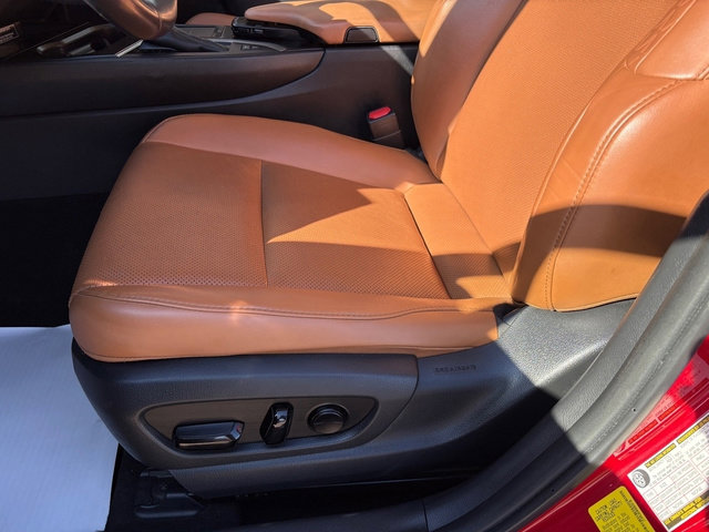 Used 2021 Lexus UX 250h w/ Premium Package image 12