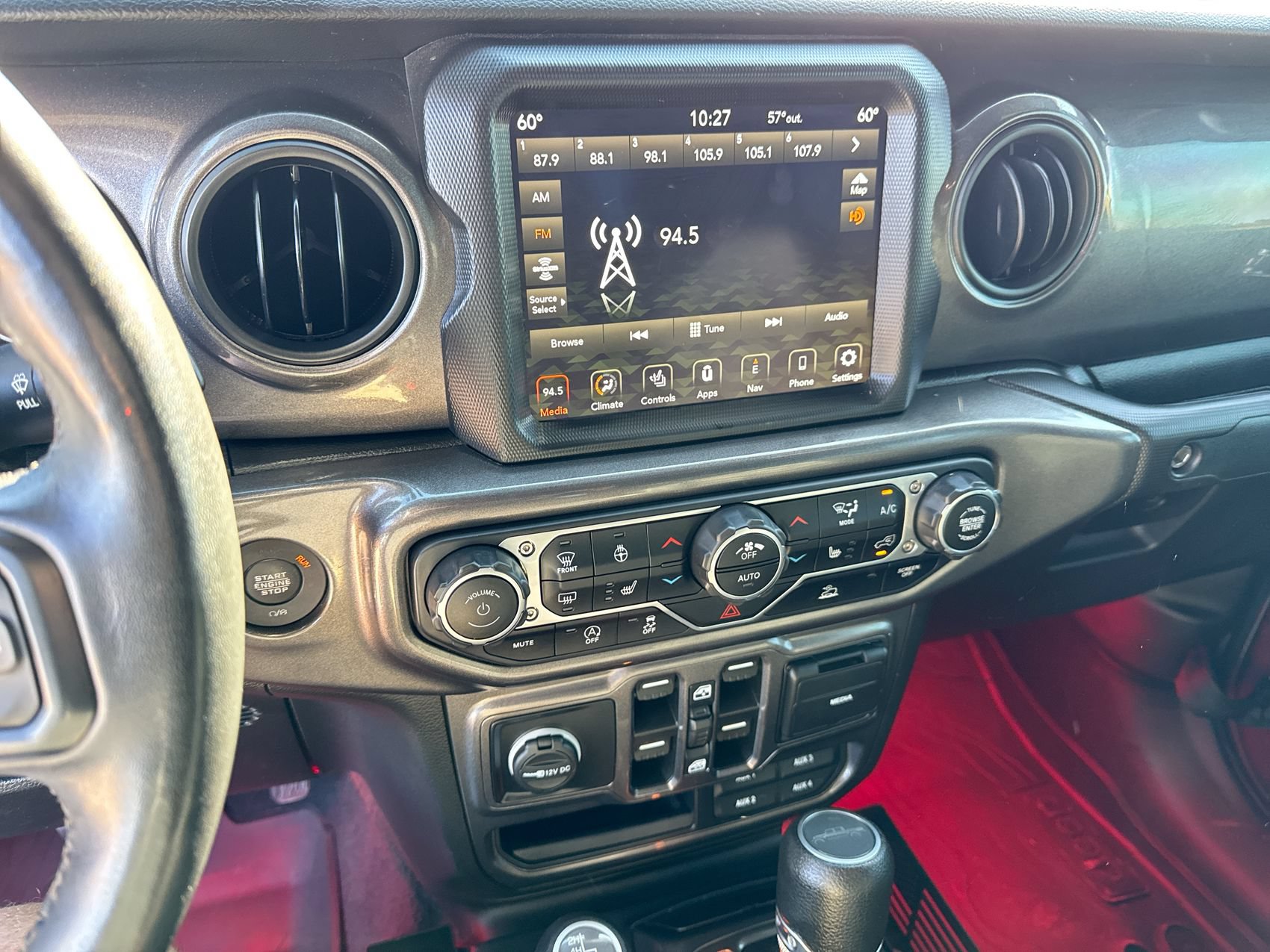 Used 2023 Jeep Gladiator Sport AWD/4WD image 16