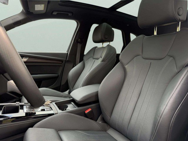 Certified 2025 Audi Q5 e Premium Plus w/ Premium Plus Package AWD/4WD image 20
