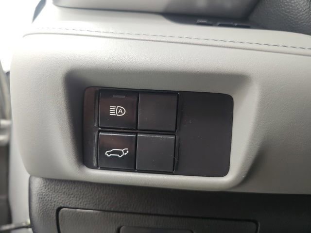 Used 2022 Toyota Highlander XLE image 17