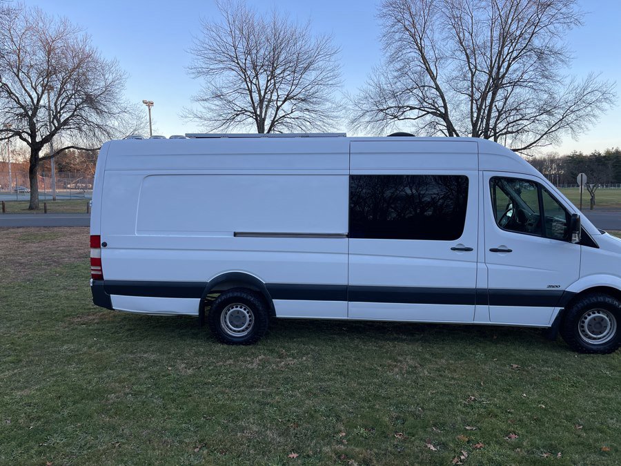 Used 2011 Freightliner Sprinter 2500 image 30