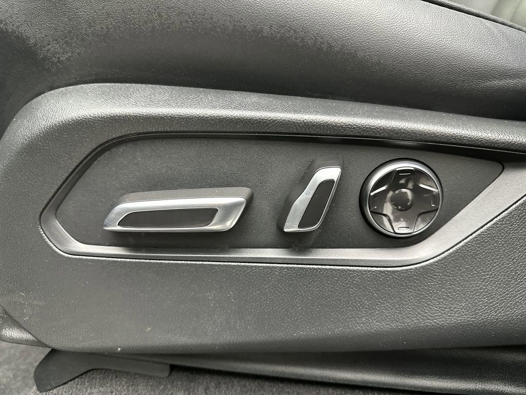 Used 2023 Acura MDX SH-AWD w/ Technology Package image 12