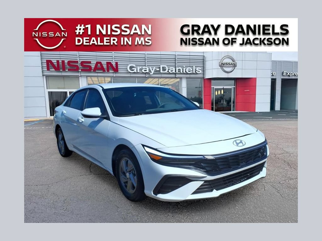 Used 2025 Hyundai Elantra SE