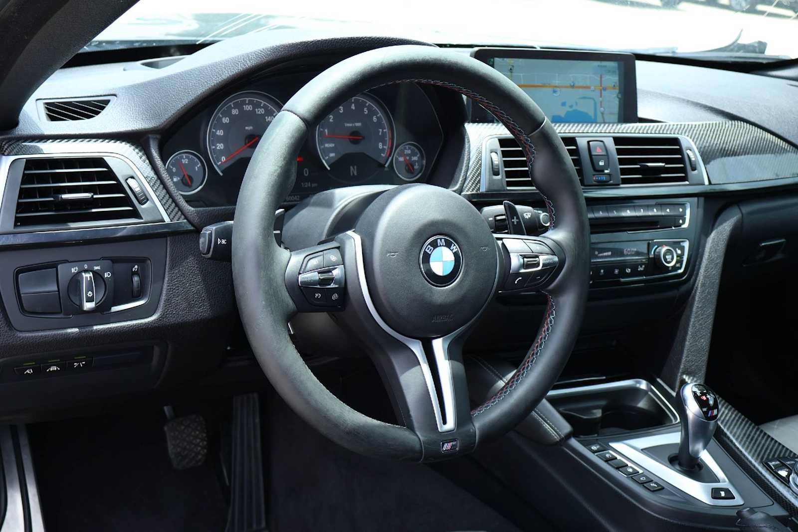 Used 2016 BMW M4 Convertible RWD image 2
