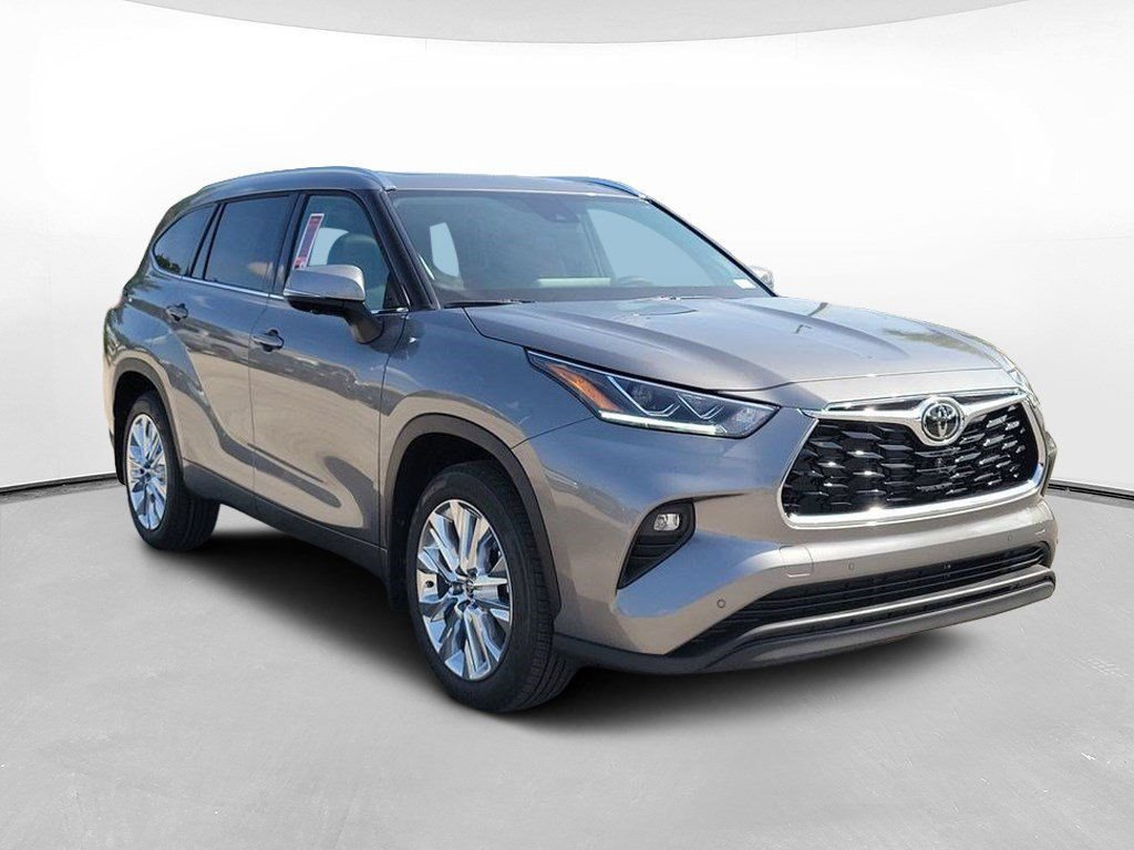 New 2026 Toyota Highlander Limited AWD/4WD image 3
