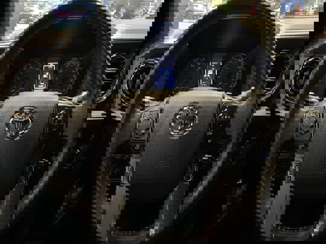 Used 2018 Toyota Tacoma TRD Off-Road image 17