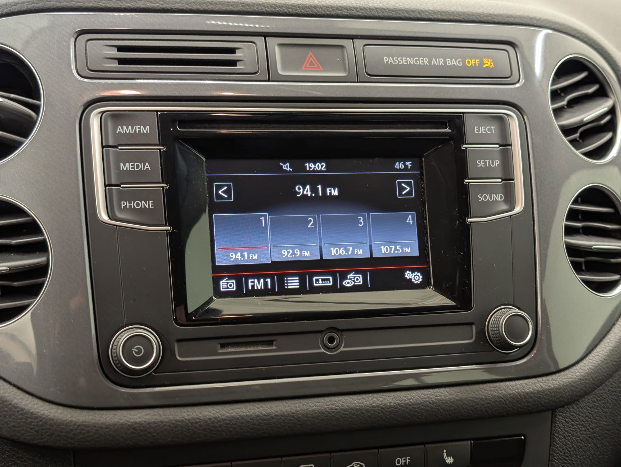 Used 2016 Volkswagen Tiguan S image 22