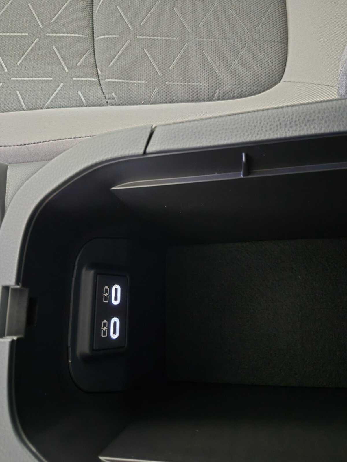 New 2025 Toyota RAV4 XLE image 28