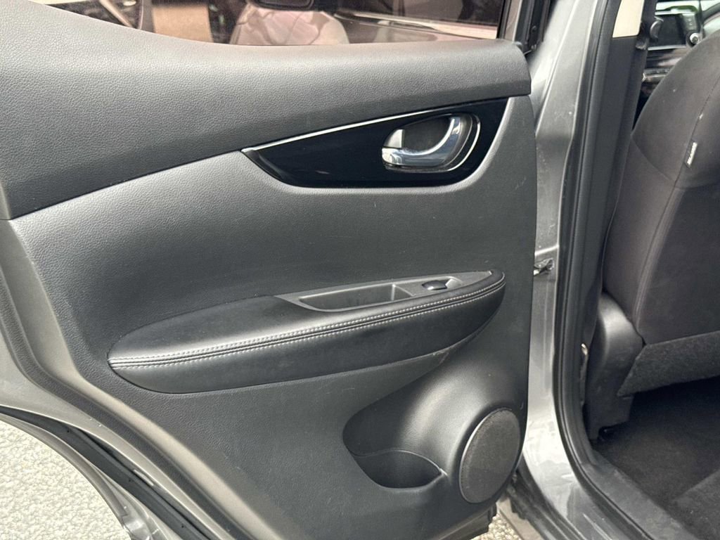 Certified 2022 Nissan Rogue Sport SV image 12