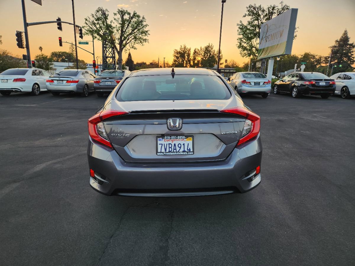 Used 2016 Honda Civic Touring image 4